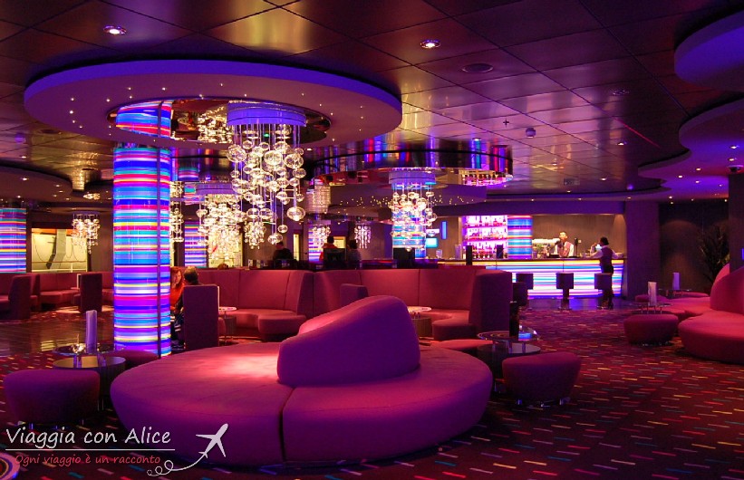 The Purple Jazz Bar è uno dei 20 lounge bar presenti a bordo di MSC Splendida, il mio preferito