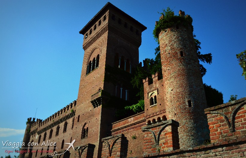 Veduta dal basso del Castello di Gabiano