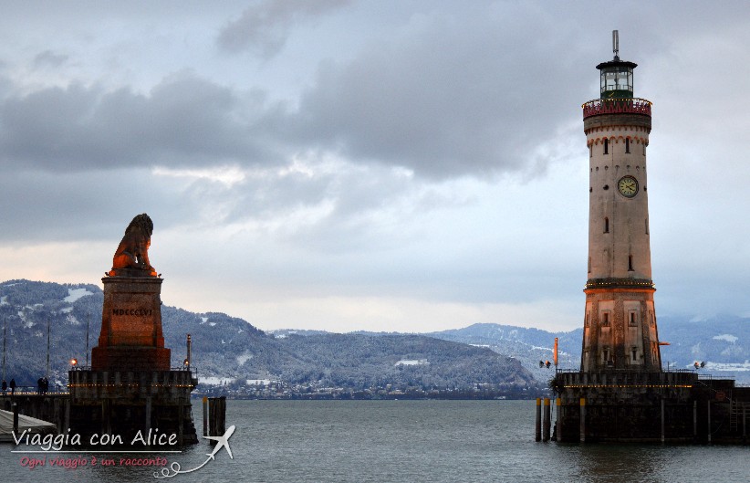 Nel porto del della cittadina tedesca di Lindau dominano il Leone bavarese e il faro in pietra