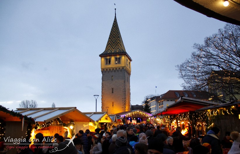 Per concludere al meglio il weekend, passeggiamo tra i mercatini di Natale di Lindau