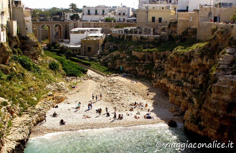 spiaggia di lama monachile a polignano a mare
