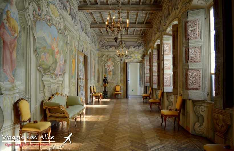 Una delle sontuose sale interne di Villa Della Porta Bozzolo a Casalzuigno