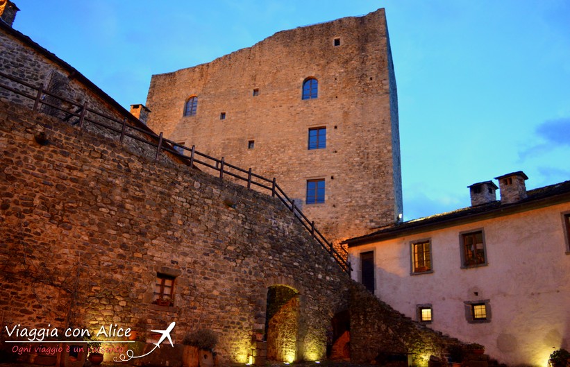Il Castello dell'Aquila è una dimora di epoca medioevale che sorge nel borgo di Gragnola in provincia di Massa Carrara