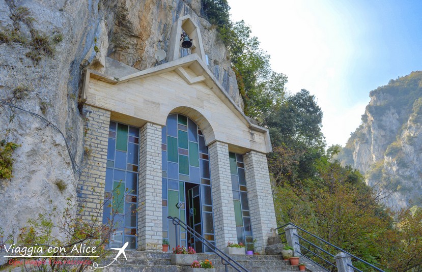 santuario madonna della grotta marche