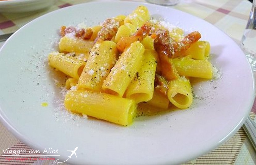 rigatoni alla carbonara roma