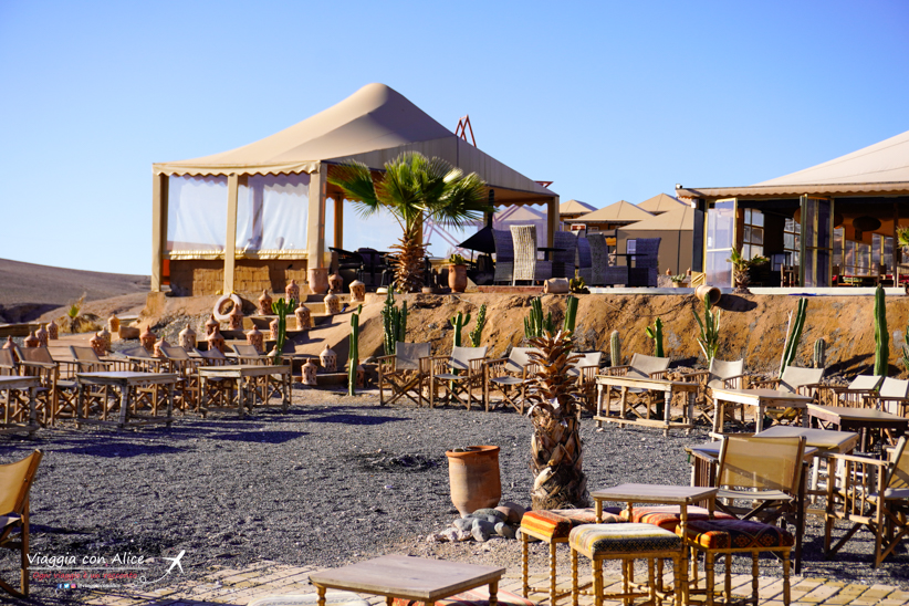 Dormire una notte nel deserto di Agafay in Marocco